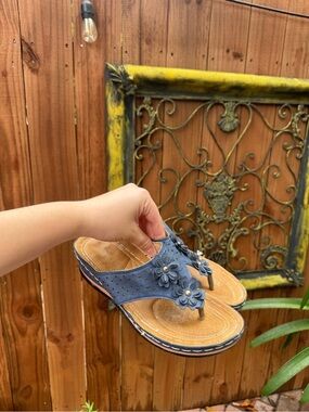 Women's Blue Floral Toe-Post Sandals - Comfortable Slip-On
